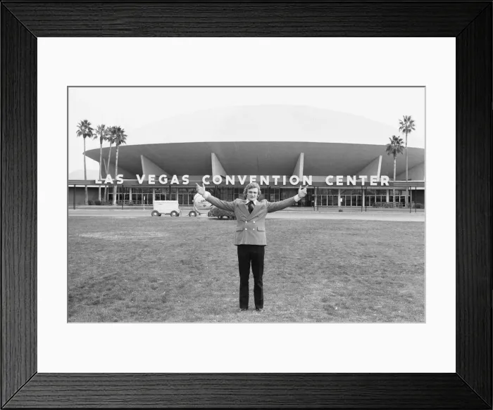 Framed Print : British Heavyweight Champion Joe Bugner seen here outside the Las Vegas Convention Centre Framed Print : British Heavyweight Champion Joe Bugner seen here outside the Las Vegas Convention Centre