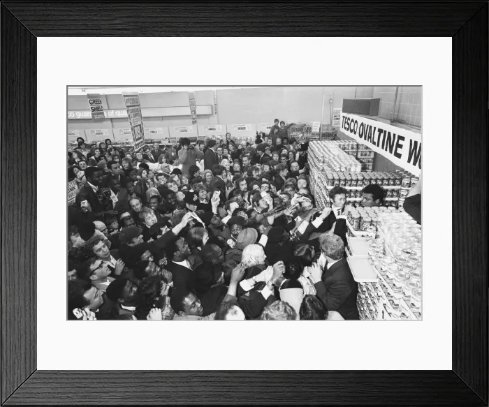 Framed Print : Muhammad Ali feels exhusted, it was almost as gruelling as any World Championship Fight Framed Print : Muhammad Ali feels exhusted, it was almost as gruelling as any World Championship Fight
