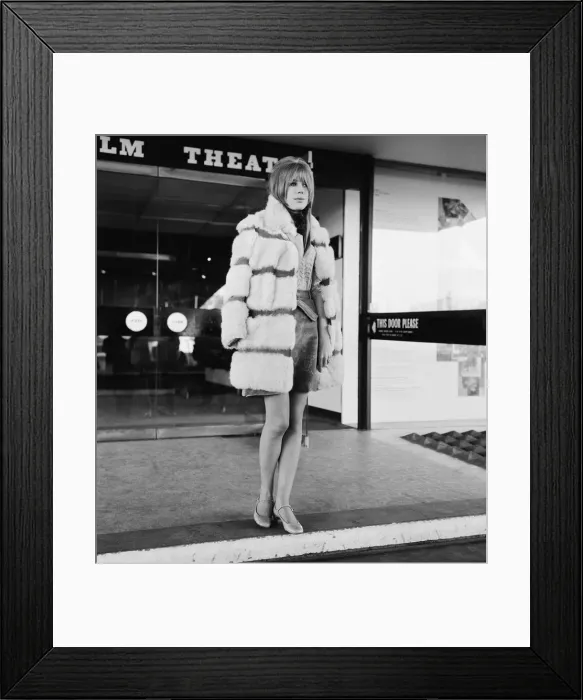 Framed Print : Marianne Faithfull, just before her relationship with Rolling Stones singer Mick Jagger Framed Print : Marianne Faithfull, just before her relationship with Rolling Stones singer Mick Jagger