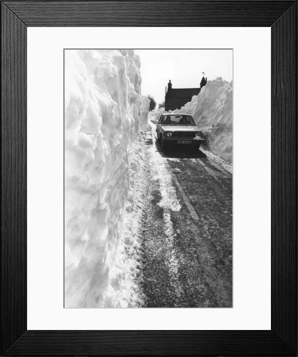Framed Print : A Volvo 142 makes it way through the snow drifts in Hexham Framed Print : A Volvo 142 makes it way through the snow drifts in Hexham