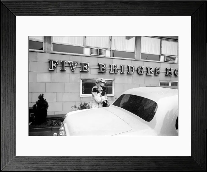 Framed Print : Rolling Stones: Anita Pallenberg at their hotel in Newcastle upon Tyne. March 1971 Framed Print : Rolling Stones: Anita Pallenberg at their hotel in Newcastle upon Tyne. March 1971