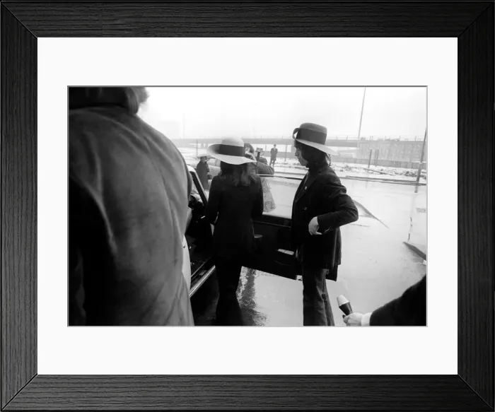 Framed Print : Rolling Stones: Mick Jagger and Bianca at their hotel in Newcastle upon Tyne. March 1971