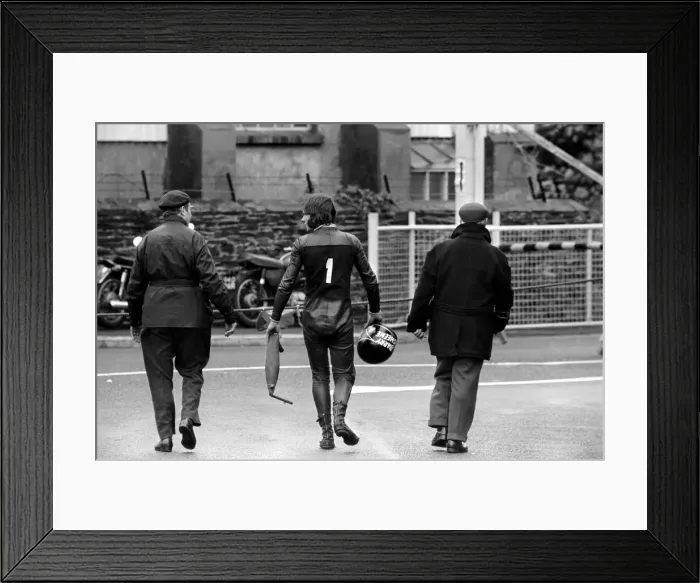 Framed Print : The International Isle of Man TT Race, 125cc Lightweight Event Framed Print : The International Isle of Man TT Race, 125cc Lightweight Event