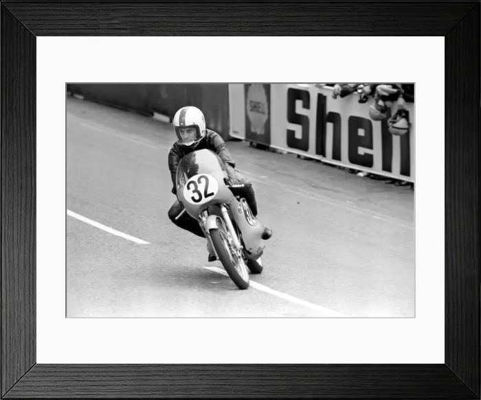 Framed Print : The International Isle of Man TT Race, 125cc Lightweight Event Framed Print : The International Isle of Man TT Race, 125cc Lightweight Event