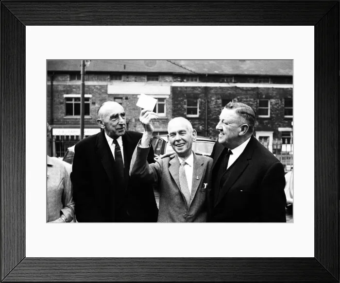 Framed Print : Leeds United fan Harry Dunderdale who emigrated to Australia Framed Print : Leeds United fan Harry Dunderdale who emigrated to Australia