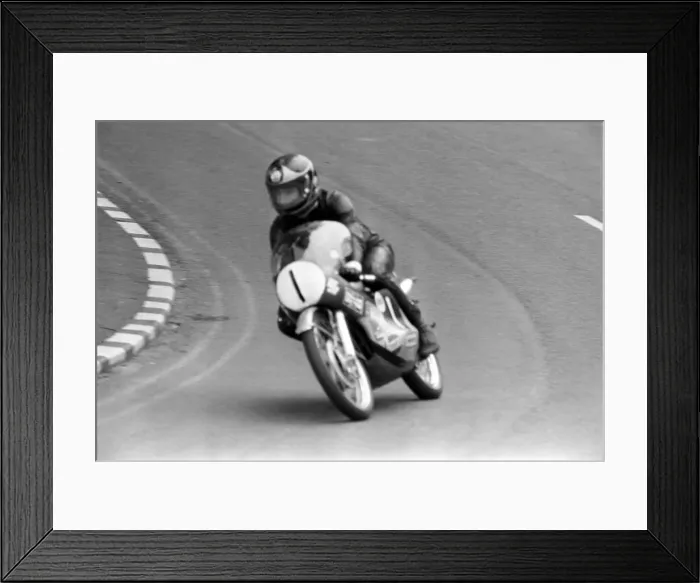 Framed Print : The International Isle of Man TT Race, 125cc Lightweight Event Framed Print : The International Isle of Man TT Race, 125cc Lightweight Event