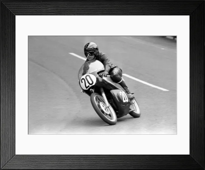 Framed Print : The International Isle of Man TT Race, 125cc Lightweight Event Framed Print : The International Isle of Man TT Race, 125cc Lightweight Event