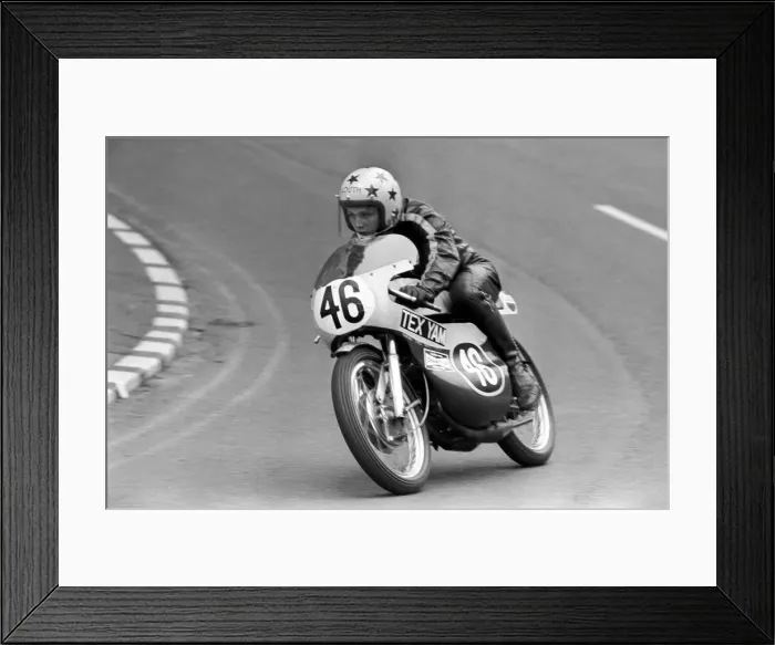 Framed Print : The International Isle of Man TT Race, 125cc Lightweight Event Framed Print : The International Isle of Man TT Race, 125cc Lightweight Event