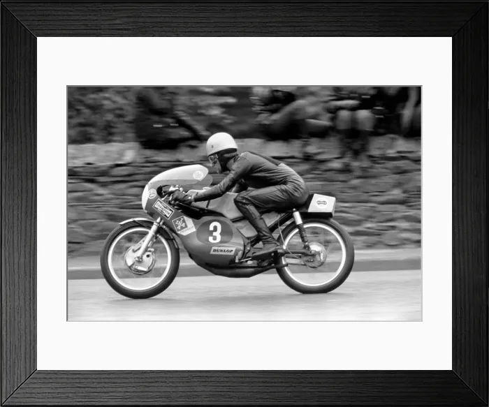 Framed Print : The International Isle of Man TT Race, 125cc Lightweight Event Framed Print : The International Isle of Man TT Race, 125cc Lightweight Event