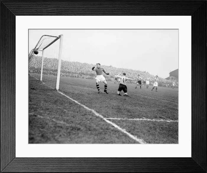 Framed Print : Peterborough v Ipswich Town, FA Cup match at London Road, 19th November 1955 Framed Print : Peterborough v Ipswich Town, FA Cup match at London Road, 19th November 1955