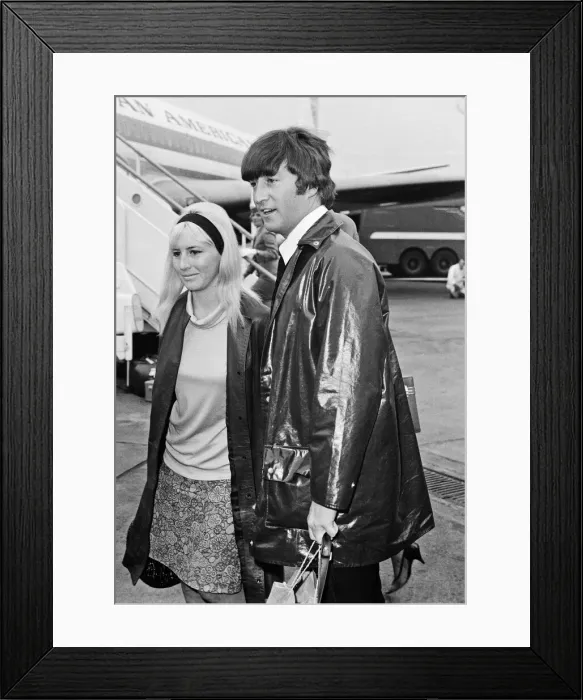 Framed Print : John Lennon with wife Cynthia Lennon leaving the Pam American (Pan Am Framed Print : John Lennon with wife Cynthia Lennon leaving the Pam American (Pan Am