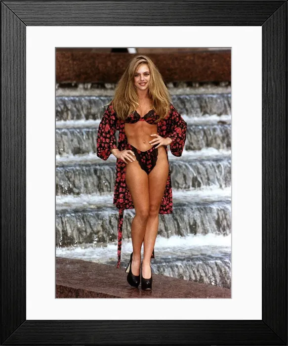 Framed Print : Suzanne Mizzi Model Framed Print : Suzanne Mizzi Model