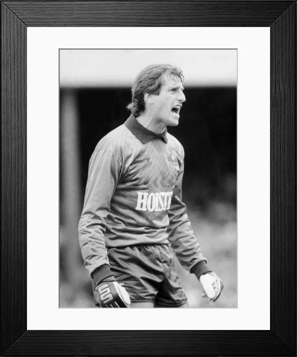 Framed Print : Tottenham Hotspur goalkeeper Ray Clemence in action, circa December 1986 Framed Print : Tottenham Hotspur goalkeeper Ray Clemence in action, circa December 1986