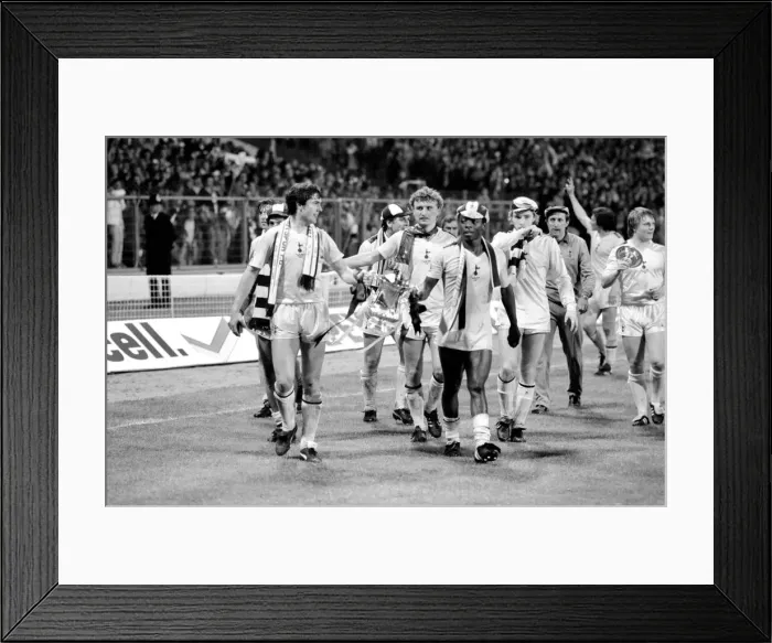 Framed Print : FA Cup Final at Wembley Stadium. Tottenham Hotspur v Queens Park Rangers Framed Print : FA Cup Final at Wembley Stadium. Tottenham Hotspur v Queens Park Rangers