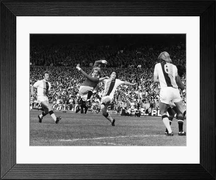 Framed Print : Crystal Palace v Manchester United, 11 September 1971. League Division One Framed Print : Crystal Palace v Manchester United, 11 September 1971. League Division One