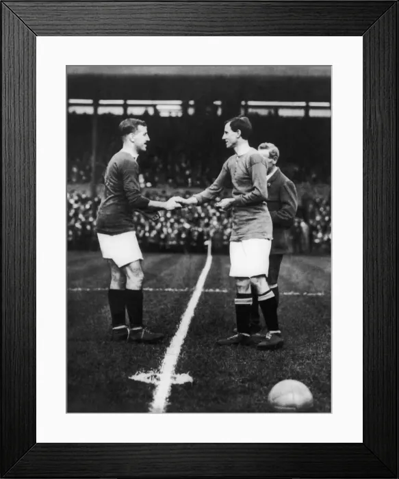 Framed Print : English League Division One match at Stamford Bridge. Chelsea 0 v Manchester United Framed Print : English League Division One match at Stamford Bridge. Chelsea 0 v Manchester United