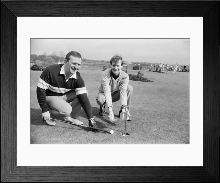 Framed Print : Snooker players Dennis Taylor and Alex Hurricane Framed Print : Snooker players Dennis Taylor and Alex Hurricane