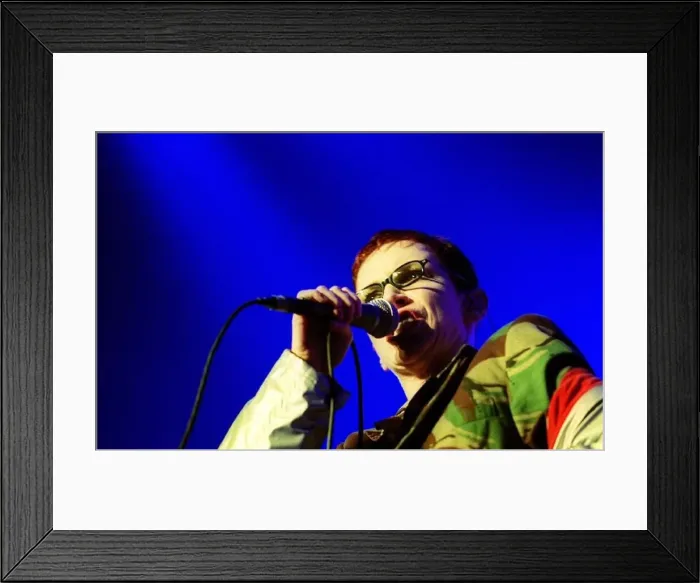 Framed Print : The Eurythmics in concert. Annie Lennox performing at the NEC last night