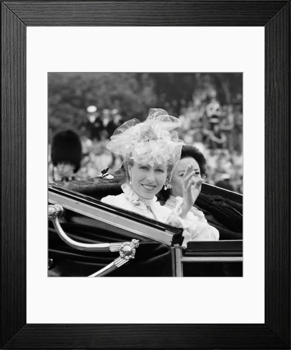 Framed Print : Prince Charles and Diana Spencer wedding, 29th July 1981 Framed Print : Prince Charles and Diana Spencer wedding, 29th July 1981