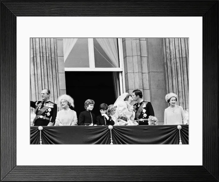 Framed Print : Prince Charles and Diana Spencer wedding, 29th July 1981 Framed Print : Prince Charles and Diana Spencer wedding, 29th July 1981