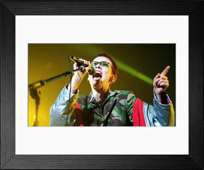 Framed Print : The Eurythmics in concert. Annie Lennox performing at the NEC last night