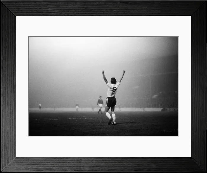 Framed Print : Fulham 2 v. Nottingham Forest 1. 1975 FA Cup run Fourth round, third replay Framed Print : Fulham 2 v. Nottingham Forest 1. 1975 FA Cup run Fourth round, third replay