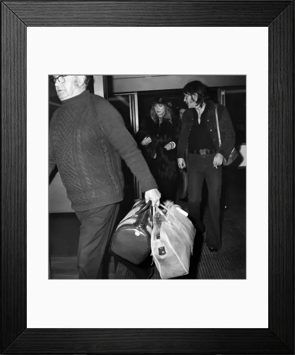 Framed Print : Rolling Stones and Patti Boyd (Ronnie Wood guitarist). November 1973 73-9286-007 Framed Print : Rolling Stones and Patti Boyd (Ronnie Wood guitarist). November 1973 73-9286-007