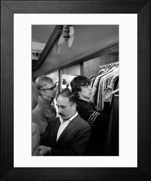 Framed Print : Mick Jagger with Andrew Loog Oldham behind him on the morning of 4 June 1964 when Framed Print : Mick Jagger with Andrew Loog Oldham behind him on the morning of 4 June 1964 when