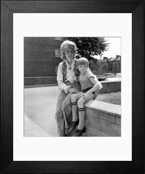 Framed Print : Rolling Stones: Death of Brian Jones (Pat Andrews and Son Mark). July 1969 Z06547-001 Framed Print : Rolling Stones: Death of Brian Jones (Pat Andrews and Son Mark). July 1969 Z06547-001