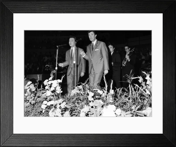 Framed Print : The Brooks Brothers at The Great Pop Prom at the Royal Albert Hall Framed Print : The Brooks Brothers at The Great Pop Prom at the Royal Albert Hall