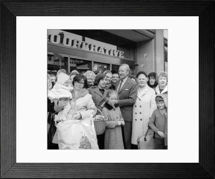 Framed Print : Actor Leslie Phillips was in Newcastle on 16th November 1971 starring in the play The Man Framed Print : Actor Leslie Phillips was in Newcastle on 16th November 1971 starring in the play The Man