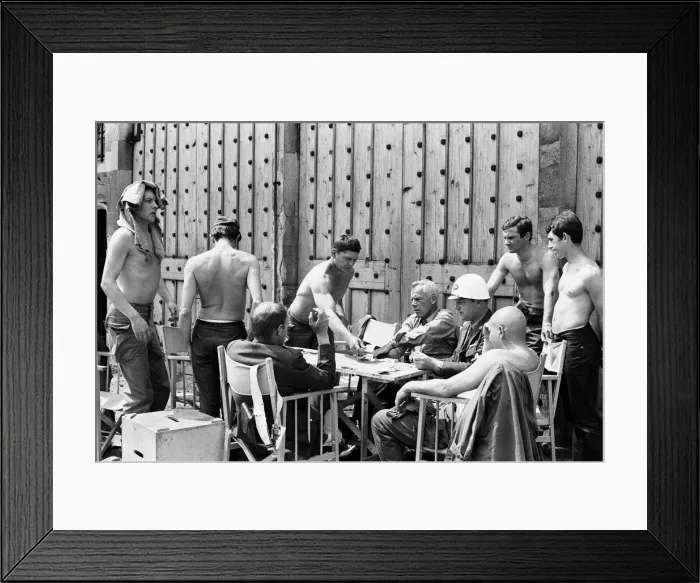 Framed Print : Filming of The Dirty Dozen'on location at the 13th Century Ashridge College Framed Print : Filming of The Dirty Dozen'on location at the 13th Century Ashridge College