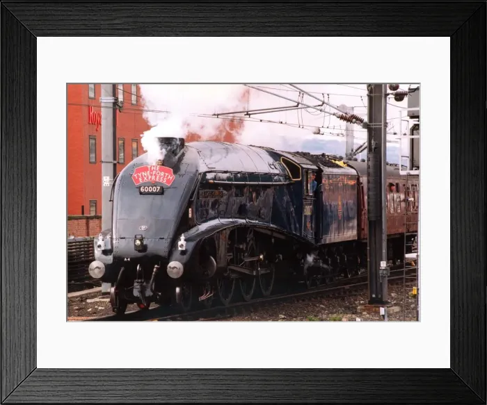 Framed Print : The Sir Nigel Gresley at Newcastle Central Station on 29th April 1995 Framed Print : The Sir Nigel Gresley at Newcastle Central Station on 29th April 1995
