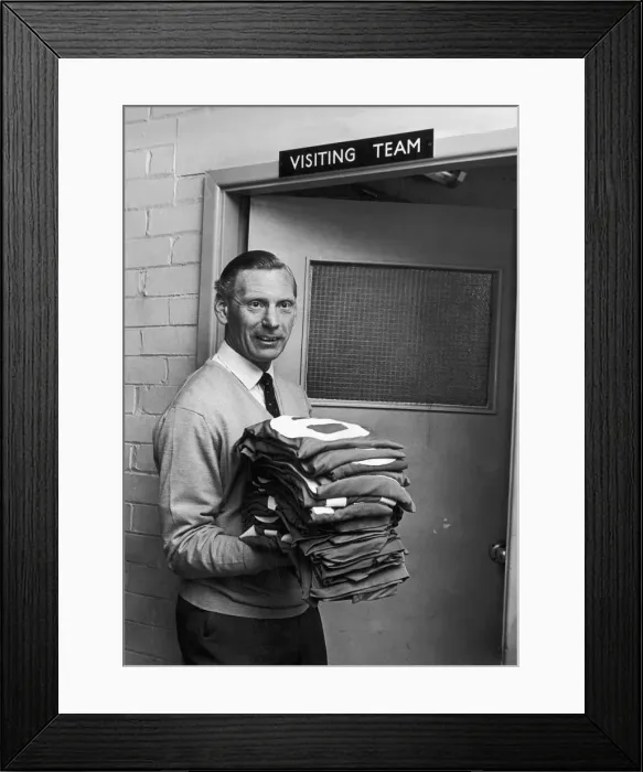 Framed Print : Leeds United coach Syd Owens with visitors Naples blue shirts Framed Print : Leeds United coach Syd Owens with visitors Naples blue shirts