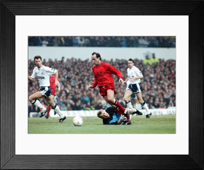 Framed Print : FA Cup fourth round match at White Hart lane. Tottenham Hotspur 4 v Oxford United Framed Print : FA Cup fourth round match at White Hart lane. Tottenham Hotspur 4 v Oxford United