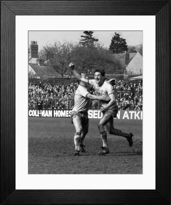Framed Print : English League Division Two match at Manor Ground. Oxford United 5 v Oldham Framed Print : English League Division Two match at Manor Ground. Oxford United 5 v Oldham