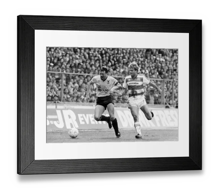 Framed Print : Milk Cup Final at Wembley Stadium. Oxford United 3 v Queens Park Rangers 0 Framed Print : Milk Cup Final at Wembley Stadium. Oxford United 3 v Queens Park Rangers 0