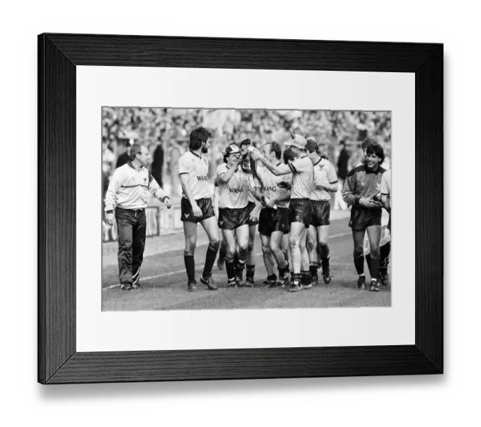 Framed Print : 1986 Milk Cup Final at Wembley Stadium. Oxford United 3 v Queens Park Rangers 0 Framed Print : 1986 Milk Cup Final at Wembley Stadium. Oxford United 3 v Queens Park Rangers 0