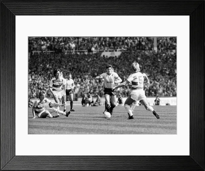Framed Print : 1986 Milk Cup Final at Wembley Stadium. Oxford United 3 v Queens Park Rangers 0 Framed Print : 1986 Milk Cup Final at Wembley Stadium. Oxford United 3 v Queens Park Rangers 0