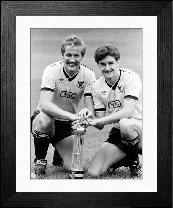 Framed Print : Oxford United footballer John Aldridge (right) with teammate hold the Second Division Framed Print : Oxford United footballer John Aldridge (right) with teammate hold the Second Division