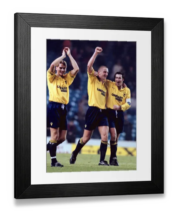 Framed Print : Oxfords Matt Elliott celebrates his winning goal against Manchester City in Framed Print : Oxfords Matt Elliott celebrates his winning goal against Manchester City in