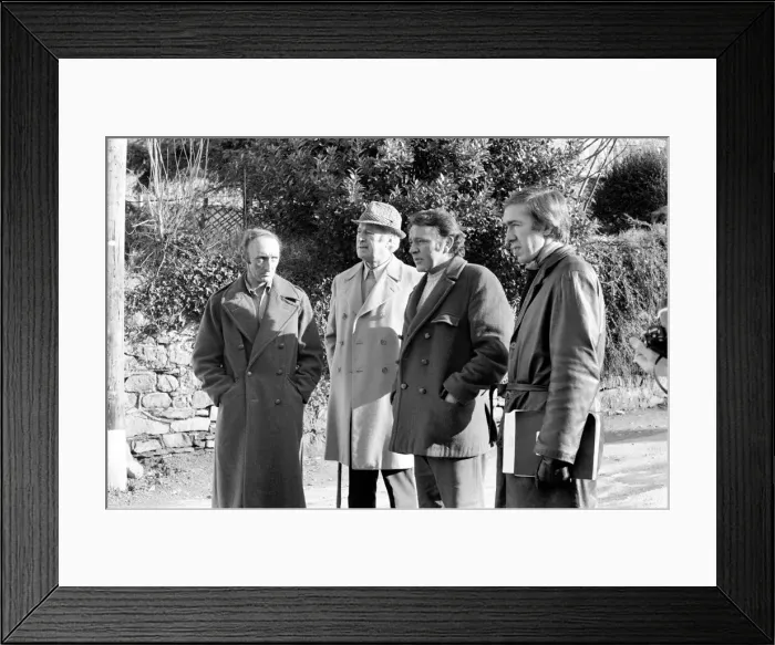 Framed Print : Richard Burton filming: Under Milk Wood on location at Fishguard, South Wales Framed Print : Richard Burton filming: Under Milk Wood on location at Fishguard, South Wales