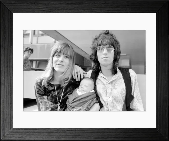 Framed Print : Keith Richard of the Rolling Stones at Kings College Hospital on 18 August 1969 to Framed Print : Keith Richard of the Rolling Stones at Kings College Hospital on 18 August 1969 to