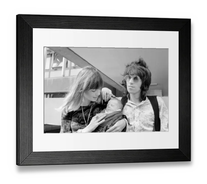 Framed Print : Keith Richard of the Rolling Stones at Kings College Hospital on 18 August 1969 to Framed Print : Keith Richard of the Rolling Stones at Kings College Hospital on 18 August 1969 to