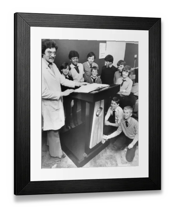 Framed Print : Cardinal Wiseman School in Coventry has made a double contribution to the Mass at which
