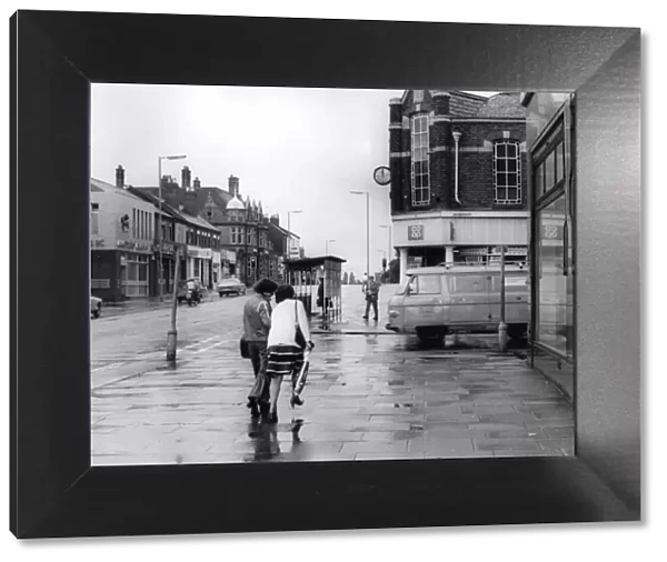 Foleshill Road shops, Coventry. 25th August 1977