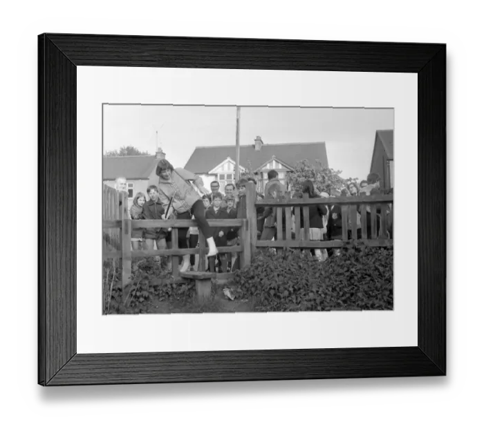Framed Print : More than 60 Allesley residents discovered the countryside