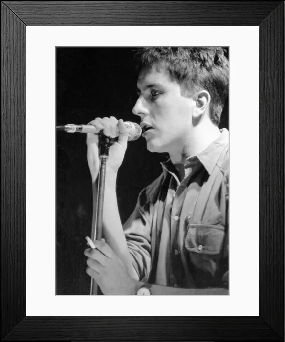 Framed Print : Terry Hall and The Colourfield performed on stage at Coventry Lanchester Polytechnic in Framed Print : Terry Hall and The Colourfield performed on stage at Coventry Lanchester Polytechnic in