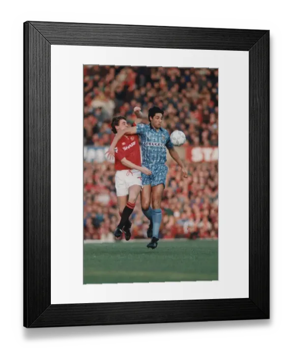 Framed Print : Steve Bruce finds his way barred by Robert Rosarios elbow during Coventry City Framed Print : Steve Bruce finds his way barred by Robert Rosarios elbow during Coventry City
