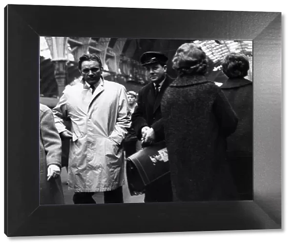 Richard Burton arrives at Paddington Station in 1963